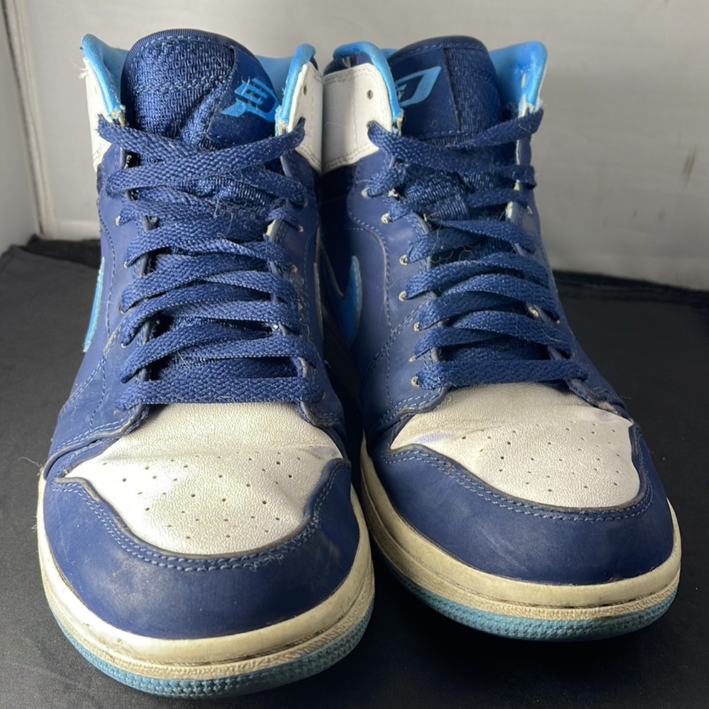 Jordan Athletic Shoes in Blue and White - Picture 4 of 14